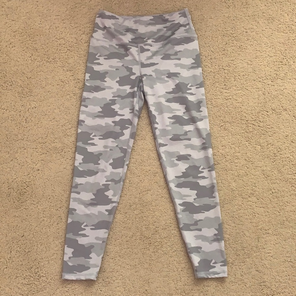 white/ grey camo leggings